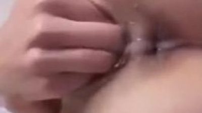 bú quả hàu chảy đầy sữa ra ngoài nhìn cực nứng