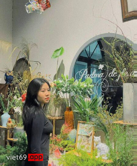 Ảnh 2 của Banh lồn cho anh sục rồi mới đè em ra chịch (Full Clip + Pic)