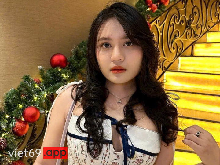 Ảnh 13 của Bé 2k1 lồn múp dâm đãng bdsm rên thổi kèn lút cán
