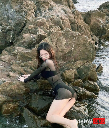 Ảnh 12 của Bé sinh viên kính cận 2k2 dâm đãng lộ clip sex (Full Clip + Pic)