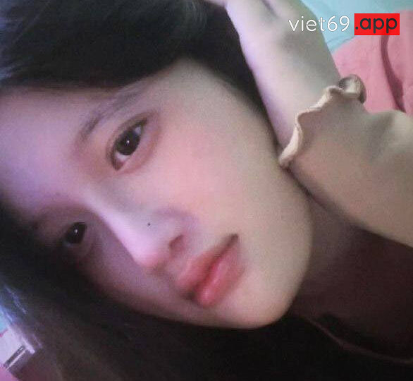 Ảnh 23 của Cặc to tuột quần chịch em rau xinh lồn múp trong phòng trọ (Full Clip + Pic)