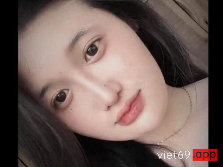 Ảnh 24 của Cặc to tuột quần chịch em rau xinh lồn múp trong phòng trọ (Full Clip + Pic)