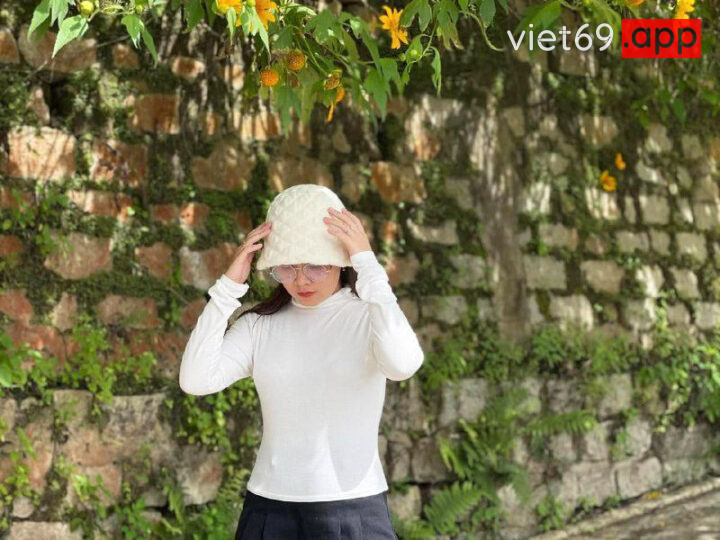 Ảnh 25 của Cặp đôi thích đụ public chịch nhau trước cửa phòng trọ – Phần 2