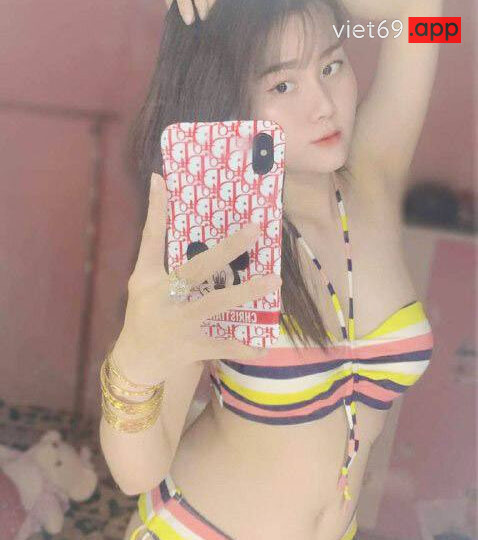 Ảnh 1 của Cặp đôi trẻ vừa đụ vừa khẩu dâm con cặc của anh chịch sướng (Full Clip + Pic)
