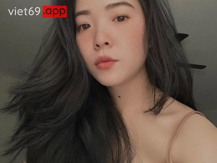 Ảnh 2 của Cặp vợ chồng tự quay địt khẩu dâm nắc mạnh lên chồng bắn hết vô (Full Clip + Pic)