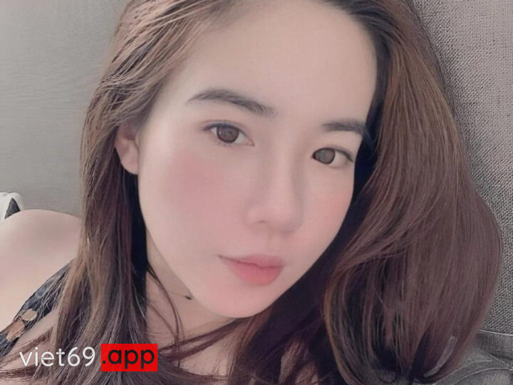 Ảnh 3 của Cặp vợ chồng tự quay địt khẩu dâm nắc mạnh lên chồng bắn hết vô (Full Clip + Pic)
