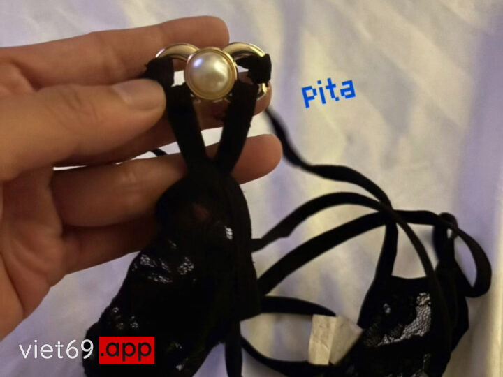 Ảnh 8 của Checker Pita đụ bé Bank Acb có cặp đùi trắng phao – Phần 2