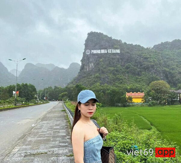 Ảnh 8 của Chơi public dừng xe giữa đường doggy em bên xe ôtô (Full Clip + Pic)