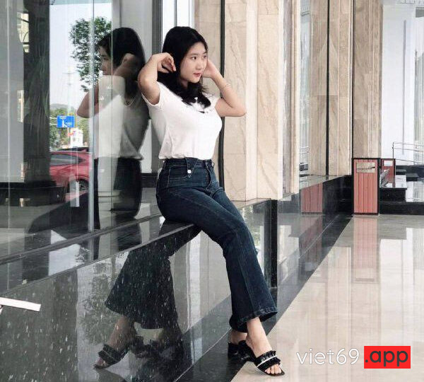Ảnh 6 của Chồng địt nát lồn vợ đi vợ sướng vợ đái ra mất
