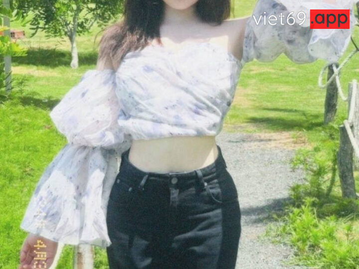 Ảnh 1 của Clip Sex Bé Lâm Như loli bướm non dâm đãng bị địt ra nước trắng xóa (Full Clip + Pic)
