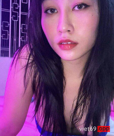 Ảnh 1 của Clip sex bé Vy dâm đãng nứng lồn bị anh chịch ra nước xuất tinh trong