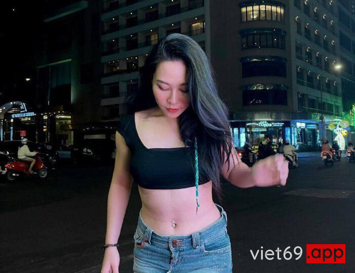 Ảnh 2 của Clip sex bé Vy dâm đãng nứng lồn bị anh chịch ra nước xuất tinh trong