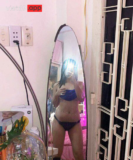 Ảnh 6 của Clip sex bé Vy dâm đãng nứng lồn bị anh chịch ra nước xuất tinh trong