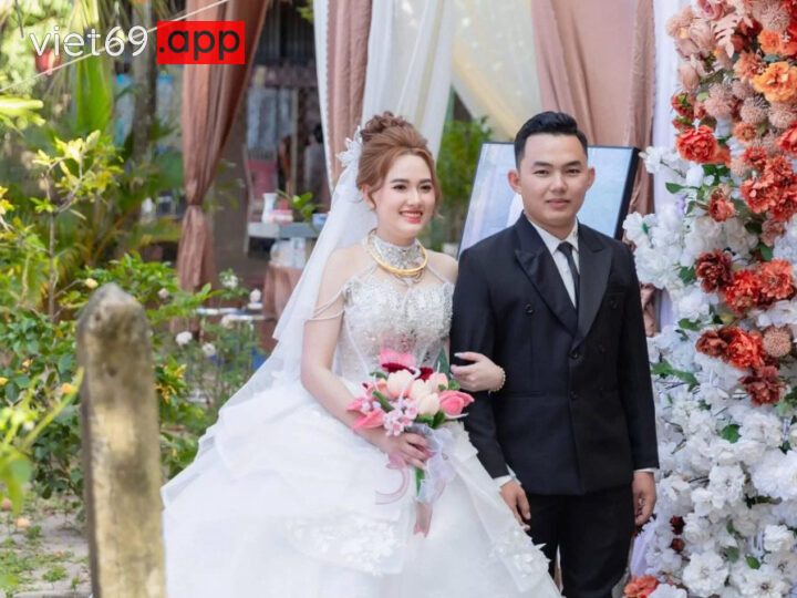 Ảnh 11 của Clip sex Chú rể địt cô dâu trong đám cưới Phần 2 hậu sau đám cưới (Full clip + Pic)