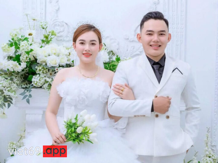 Ảnh 12 của Clip sex Chú rể địt cô dâu trong đám cưới Phần 2 hậu sau đám cưới (Full clip + Pic)