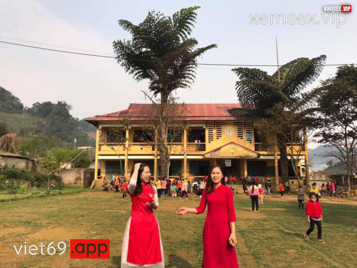 Ảnh 24 của Clip sex Cô giáo Tây Bắc mặc áo dài đỏ địt với chồng cực dâm (Full Clip + Pic)