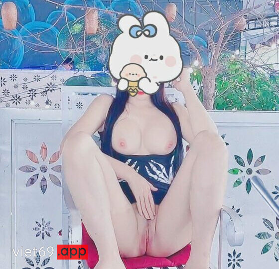 Ảnh 2 của Clip sex Couple Bé Thỏ doggy public với chồng ở Homestay khi đi du lịch biển (Full Clip + Pic)