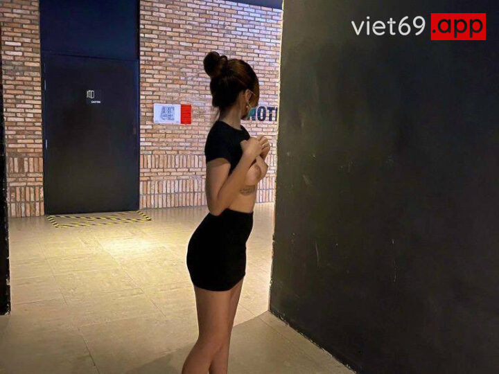 Ảnh 9 của Clip sex em bé đào babipeachyy thả rông ở rạp chiếu phim và chịch lút cán trong khách sạn (Full Clip + Pic)