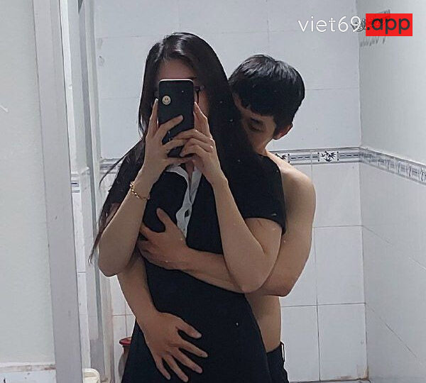 Ảnh 7 của Clip sex Em đeo kính váy xanh xinh dâm dáng ngon cực Hot (Full Clip + Pic) – Phần 2