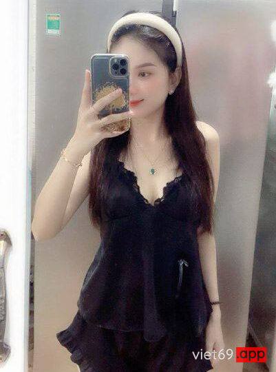 Ảnh 12 của Clip sex Em đeo kính váy xanh xinh dâm dáng ngon cực Hot (Full Clip + Pic) – Phần 5