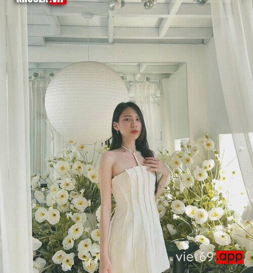 Ảnh 15 của Clip sex Em gái xinh mình dây mông to căng tròn bị đụ nằm sấp