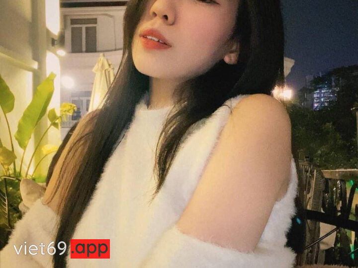 Ảnh 11 của Clip sex Em gái xinh mình dây mông to căng tròn bị đụ nằm sấp