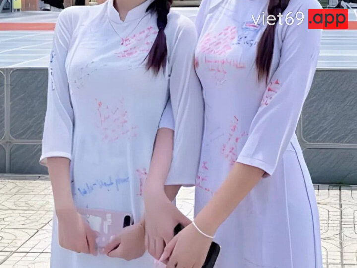 Ảnh 1 của Clip sex em học sinh cấp 3 bú cu trong toilet chưa đã dẫn người yêu về phòng chịch