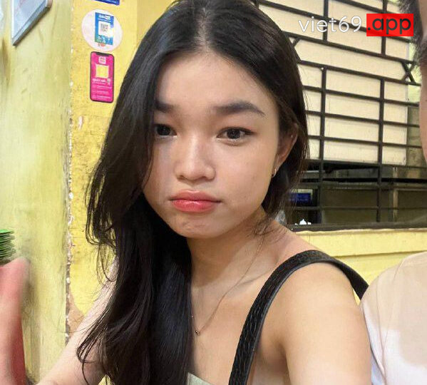 Ảnh 11 của Clip sex Em teen xinh và bạn trai, em bú cái nét dâm quá – Phần 2