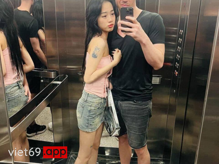 Ảnh 1 của Clip sex Tây trọc Travelvids chịch em Hứa Vi gái xinh ký sự chăn rau việt nam (Phần 1)