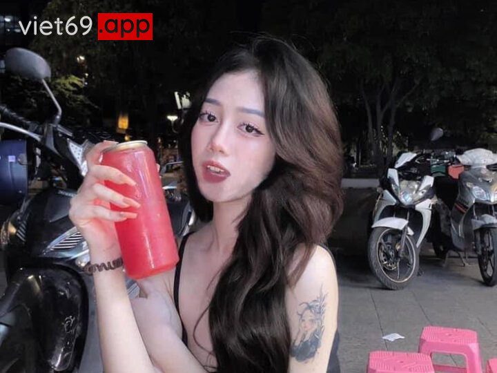 Ảnh 2 của Clip sex Tây trọc Travelvids chịch em Hứa Vi gái xinh ký sự chăn rau việt nam (Phần 1)