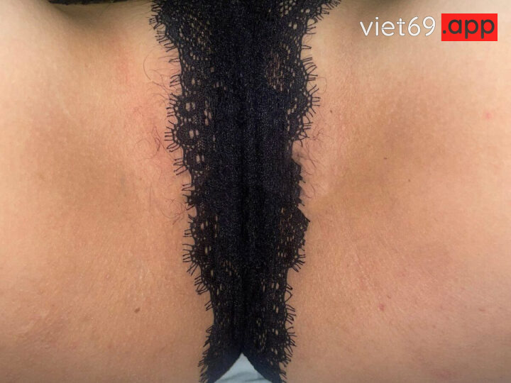 Ảnh 8 của Clip sex việt Em SGBB 2k4 dâm quá du lịch cùng em đụ 2 ngày 6 cái hết nước lồn luôn (Clip + Pic)
