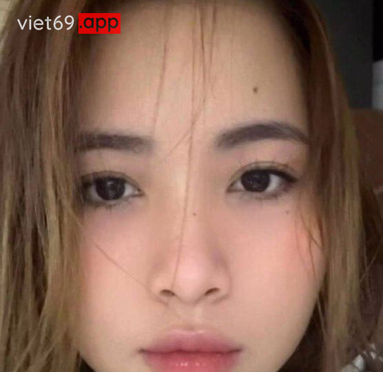 Ảnh 4 của Cởi áo chịch em khi em đang nghe điện thoại