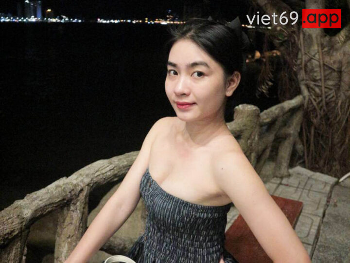 Ảnh 1 của Đang nứng đến ngày đèn đỏ vẫn đè em ra địt