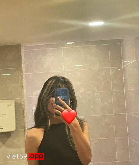 Ảnh 1 của Đặng Xuân Thảo 2k3 em sinh viên kính cận lộ clip sex địt nhau cùng bạn trai (Full Clip + Pic)