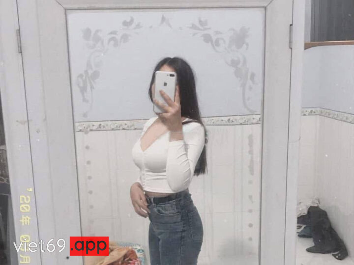 Ảnh 3 của Dập bé người yêu 2k5 cực dâm thích mặc váy ngủ lọt khe khi chịch