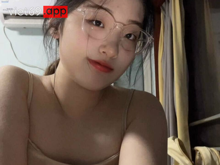 Ảnh 1 của Dập em sinh viên loli đeo kính rên la