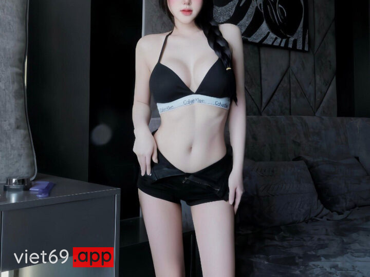 Ảnh 1 của Địt em hot girl 2k6 vú to mặt xinh cao m65