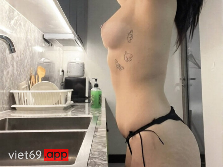 Ảnh 3 của Đụ bé Chloe lồn khít rên sướng cực phê