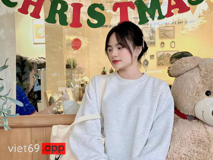 Ảnh 3 của Đụ úp thìa em gái xinh ra nước lênh láng vì sướng