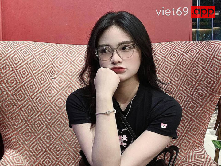 Ảnh 6 của Đụ úp thìa em gái xinh ra nước lênh láng vì sướng