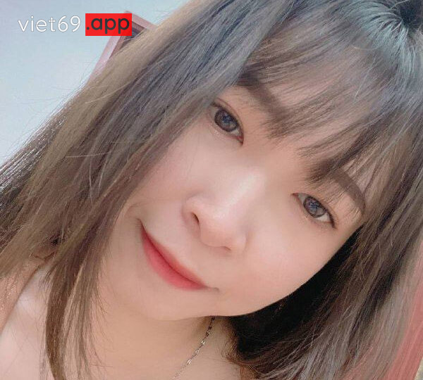 Ảnh 3 của Em gái xinh bú cu anh người yêu cực phê rồi bị chịch rên la