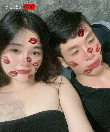 Ảnh 4 của Em gái xinh vừa xem sex vừa địt nhau với người yêu (Full Clip + Pic)