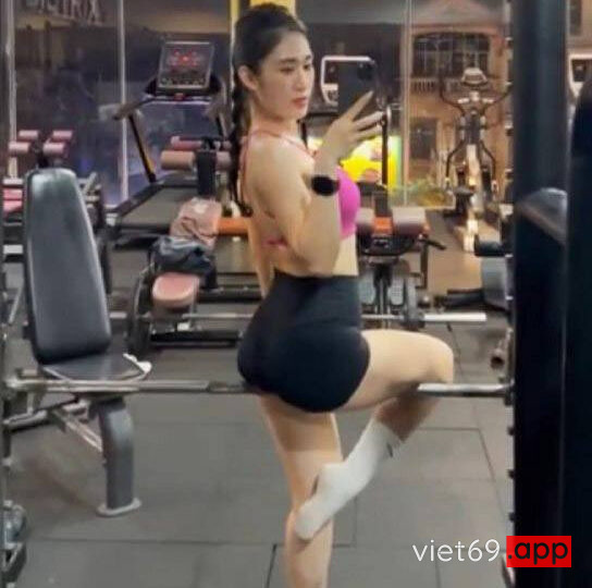 Ảnh 4 của Em gymer Bùi Thu Hằng lộ clip sex địt nhau với người yêu trong khách sạn – Phần 2