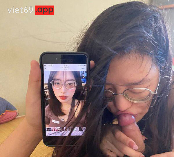 Ảnh 1 của Em kính cận siêu dâm lộ clip sex (Full Clip + Pic)
