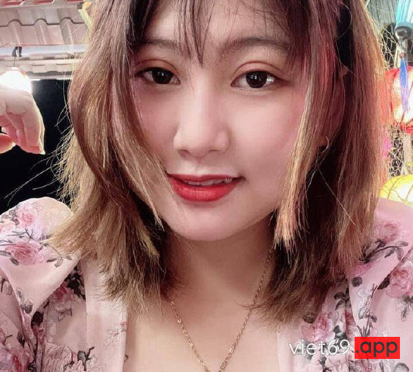 Ảnh 3 của Em người yêu chubby vú sừng trâu dập cực sung trong khách sạn