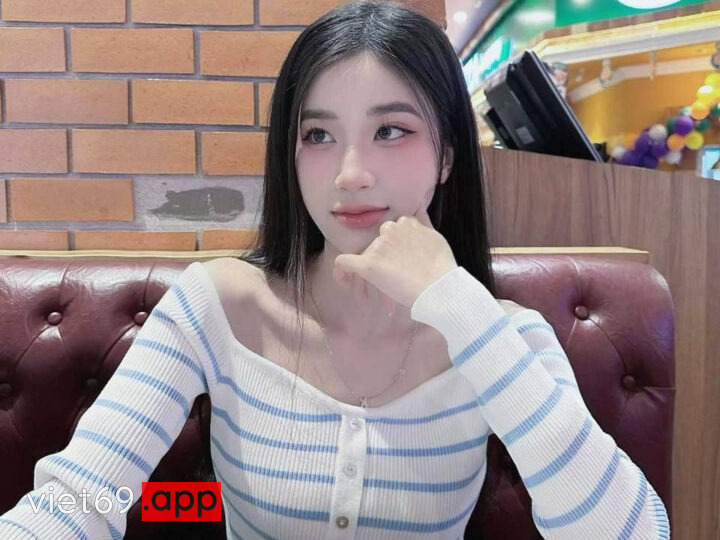Ảnh 15 của Hà Quỳnh Trang cô bé quàng khăn có cặp vú siêu phẩm lộ clip sex với bạn trai (Full Clip + Pic)
