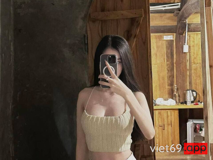 Ảnh 11 của Hà Quỳnh Trang cô bé quàng khăn có cặp vú siêu phẩm lộ clip sex với bạn trai (Full Clip + Pic)