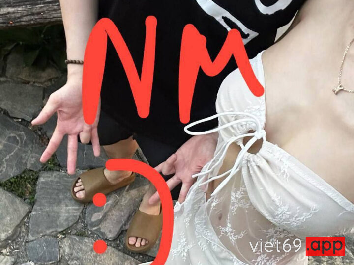 Ảnh 4 của Hà Quỳnh Trang cô bé quàng khăn có cặp vú siêu phẩm lộ clip sex với bạn trai (Full Clip + Pic)