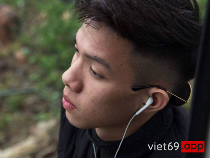 Ảnh 2 của Hà Quỳnh Trang cô bé quàng khăn có cặp vú siêu phẩm lộ clip sex với bạn trai (Full Clip + Pic)