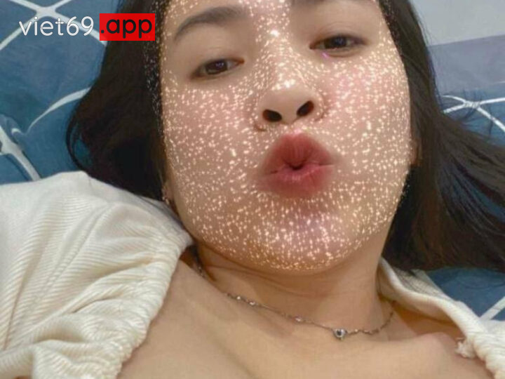 Ảnh 4 của Lộ clip sex Bé Nhi vú to cưỡi ngựa với người yêu rên rỉ